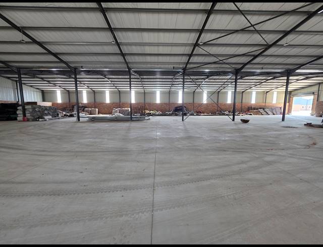 1,632M² WAREHOUSE TO LET IN AEROTON